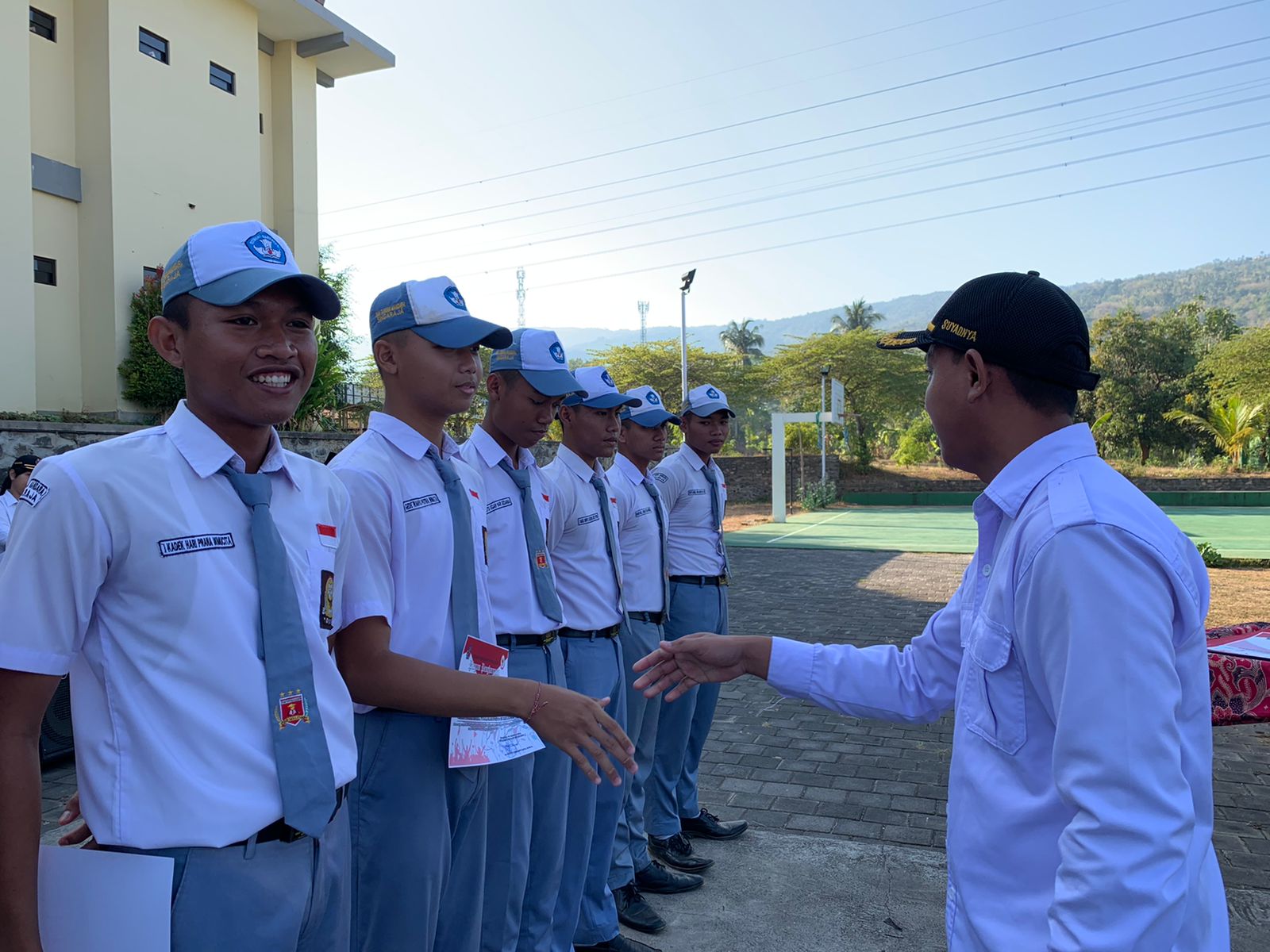 Image Pemberian Piagam Penghargaan Paskibra dan Prestasi Taruna
