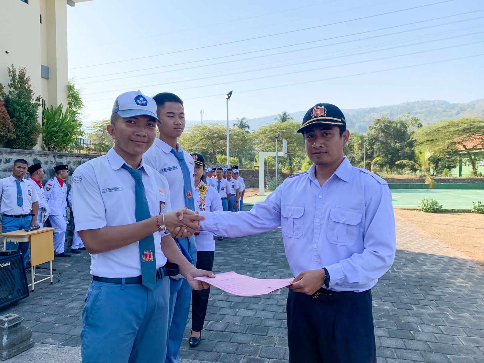 Image Senin Cerah, Pembagian Piagam kepada Taruna pada Berbagai Perlombaan