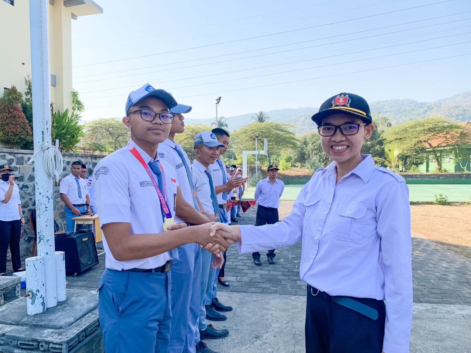 Image Senin Cerah, Pembagian Piagam kepada Taruna pada Berbagai Perlombaan